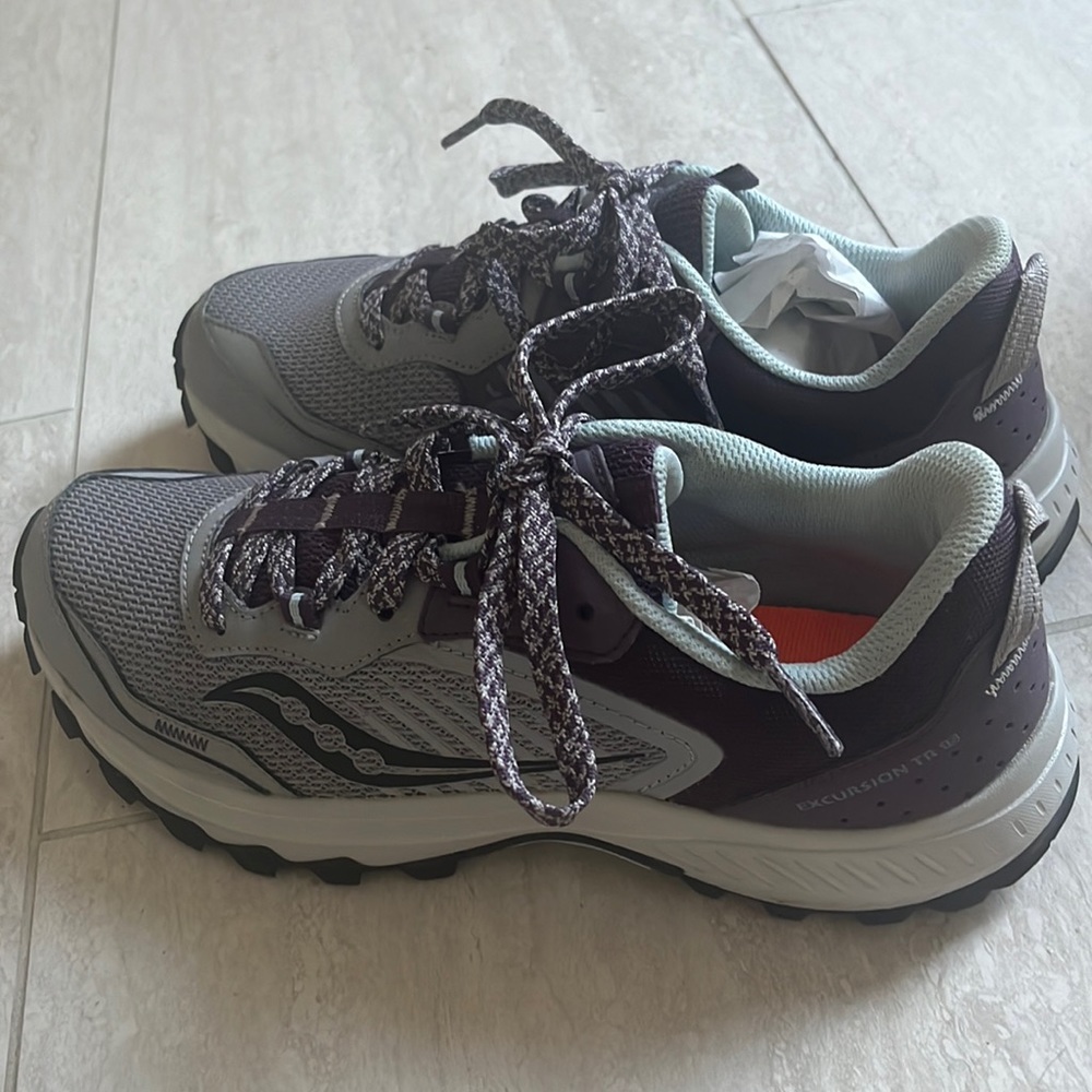 Saucony Excursion TR15 Plush Womens US size 9